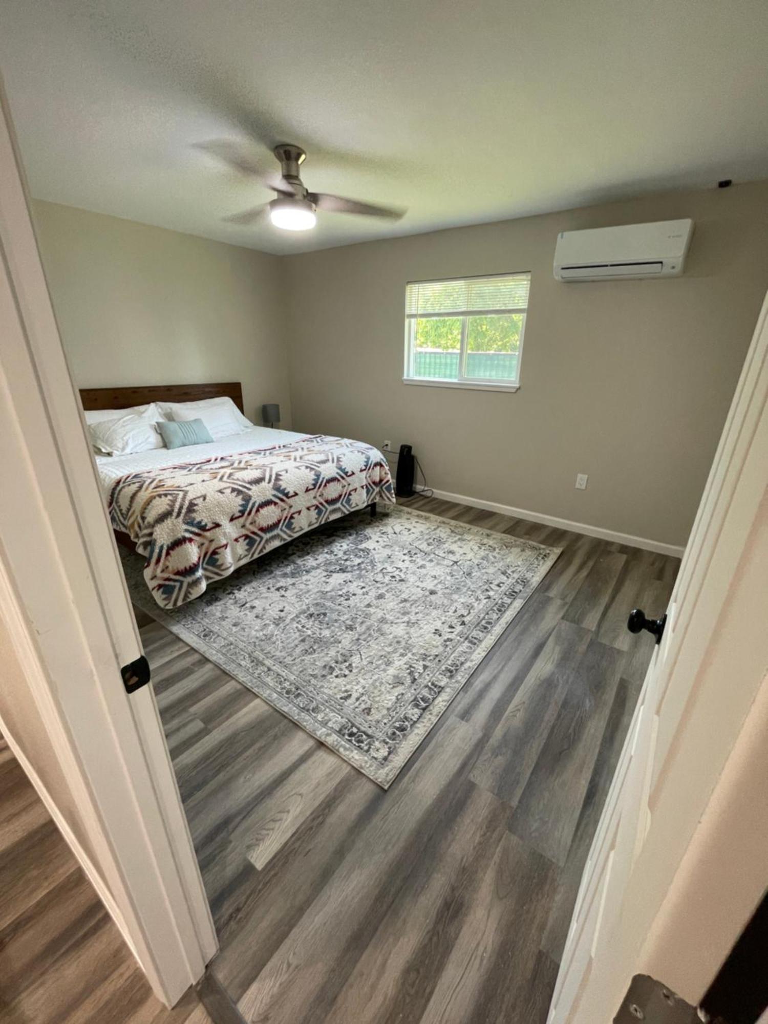 Beautiful Spacious Guest Home 로즈빌 외부 사진